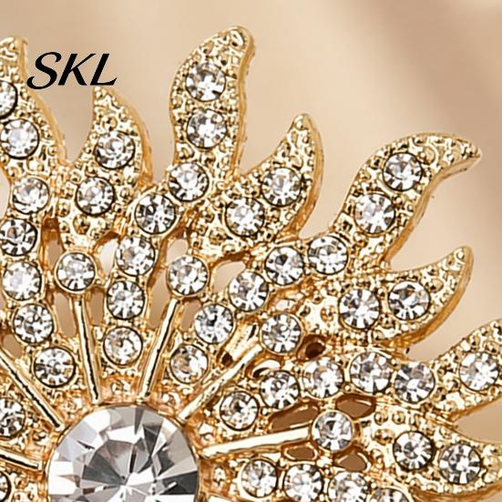 Alloy Material Brooch Pin, 3D Sunflower Shape Lapel Pin with Rhinestones Inlaid, Decorative Multi-Layered Petals Versatile Badge for Coats Shirts Bags