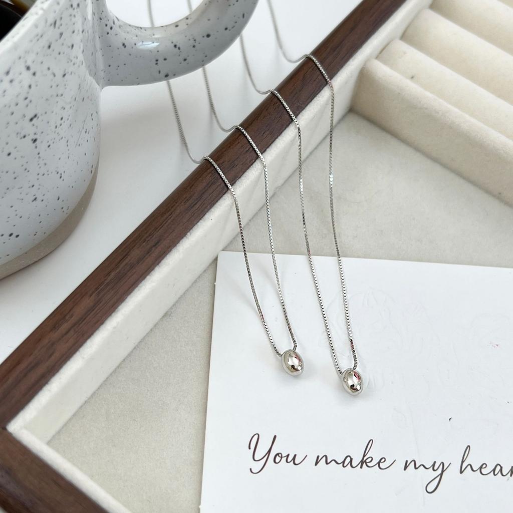 Simple and Exquisite Temperament, Small Silver Bean Collarbone Chain Necklace, Women's Light Luxury, Niche Design, New Style