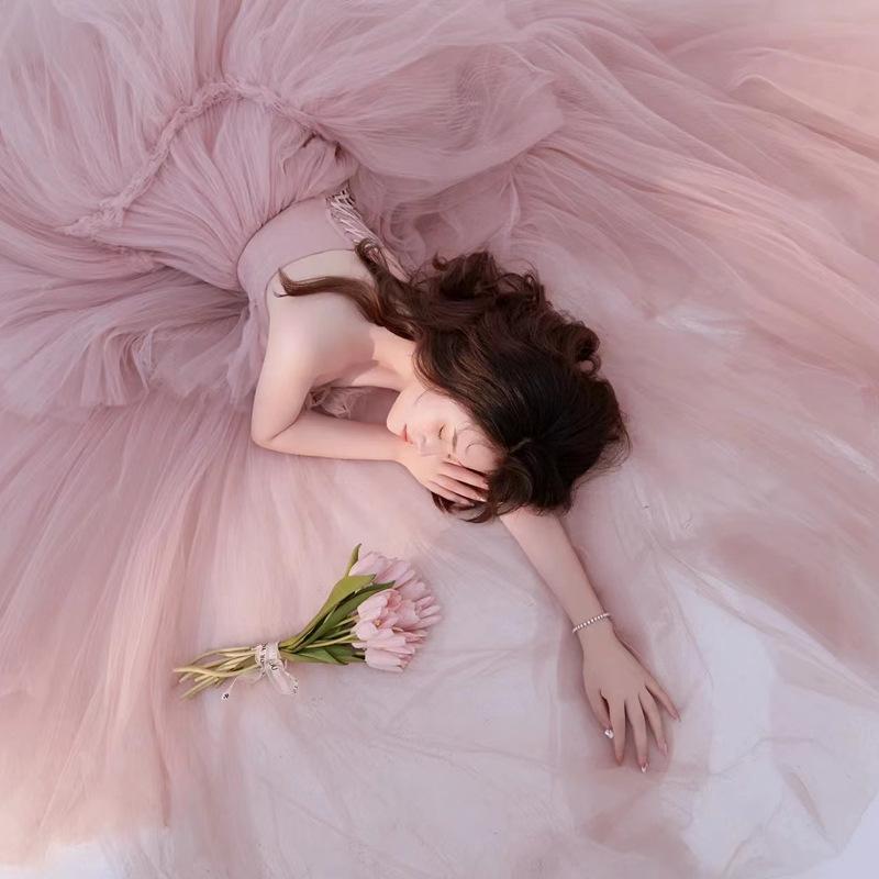 Hochzeitsfoto Titel Kleidung 2025 wunderschönes rosa helles Hochzeitskleid farbiges Kleid Paar Mori