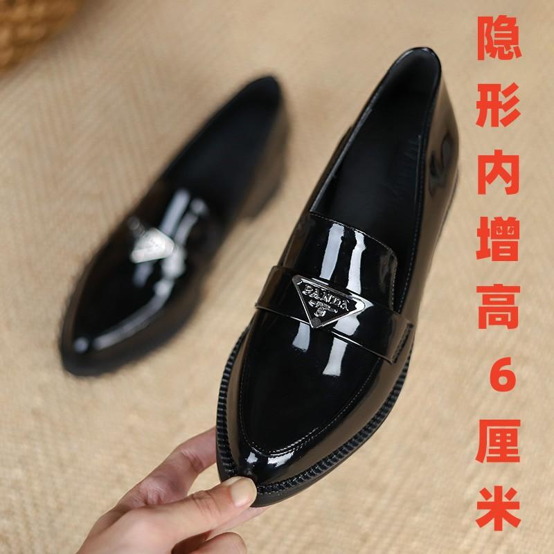Pointed women's new spring and autumn thick heel inner height increase single shoes small size 3233 British commuter small leather shoes