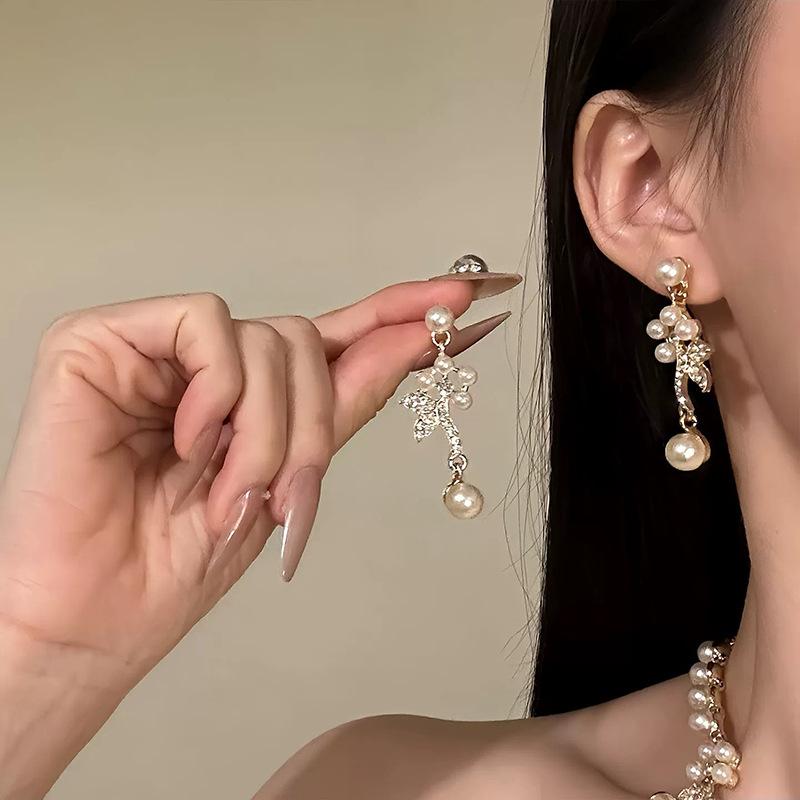 Europäische und amerikanische diamantbesetzte Perlenblumenkette leichte Luxus-Schlüsselbein-Kette Temperament Hofstil-Halskette Damen