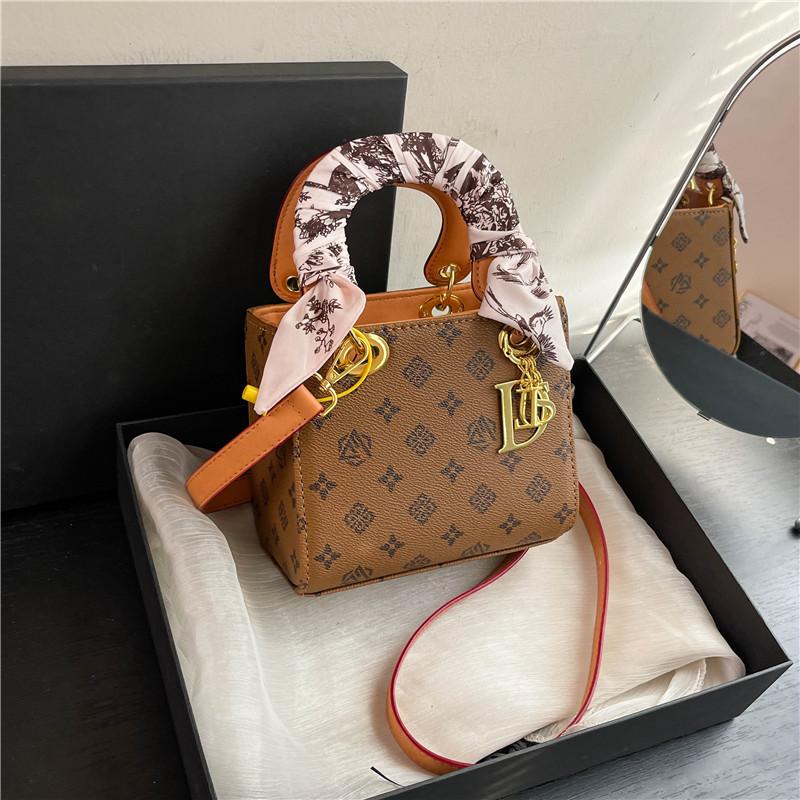 Premium Tasche Alterssichtigkeit kontrastierender Seidenschal Prinzessin Diana Tasche tragbare Schulter Damen Tasche