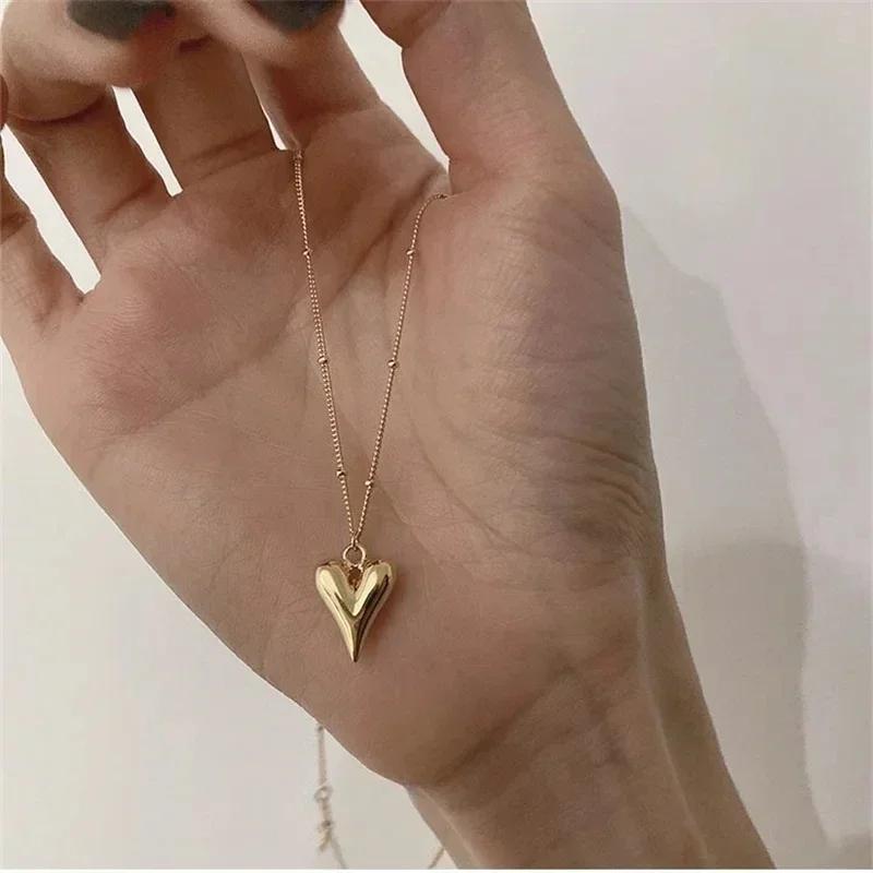 Punk Peach Heart Pendant Earrings for Women Silver Color Simple Fashion Geometric Circular Ear Buckle New Trendy Jewelry Gift