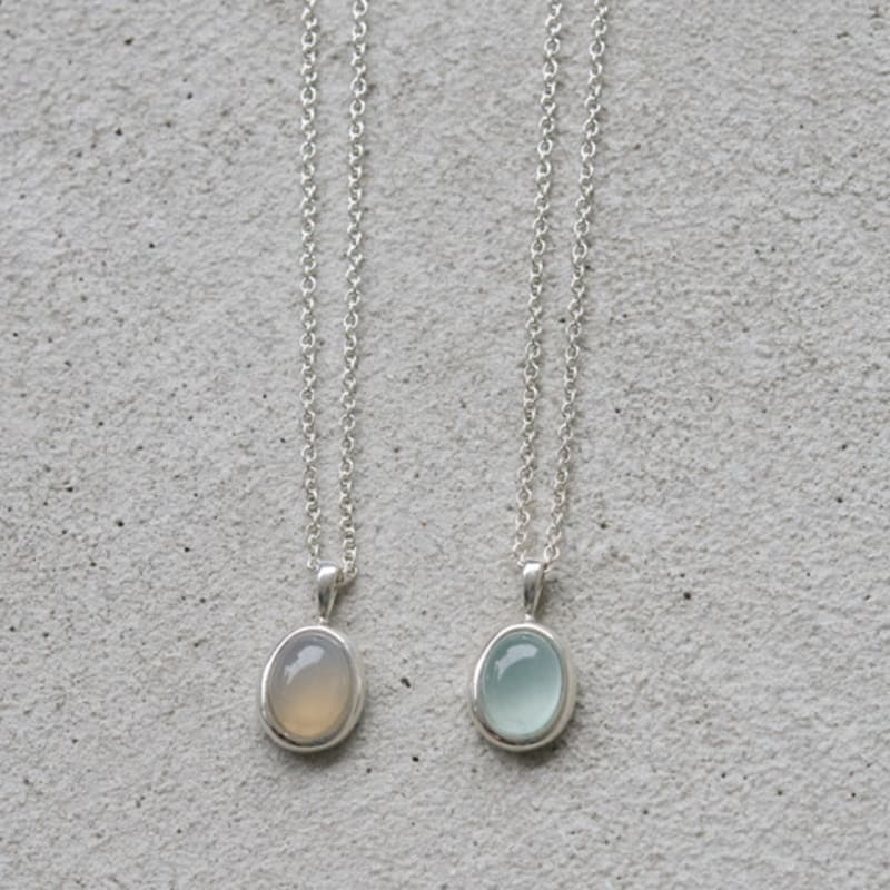 

touched PEBBLE NECKLACE 05 SILVER-Gray Chalcedony
