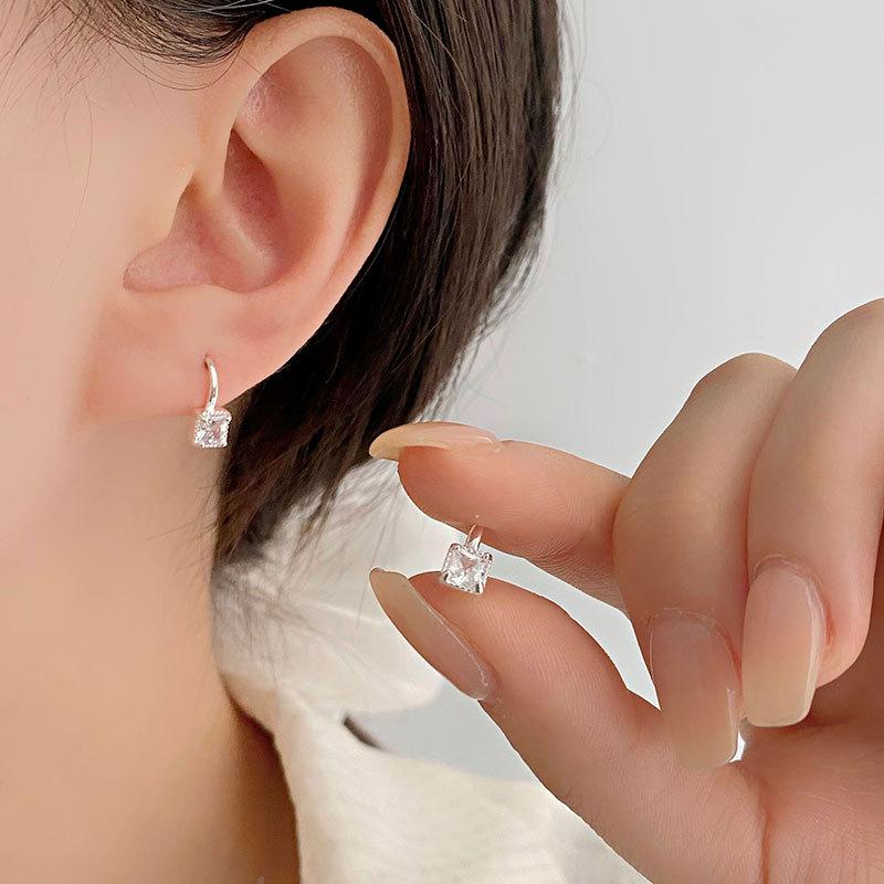 Kwadratowa Klamra na Ucho Lekki Luksus Wykwintne Wysokiej Klasy Nisza Design Kolczyk Kolczyk Kolczyk Kolczyki