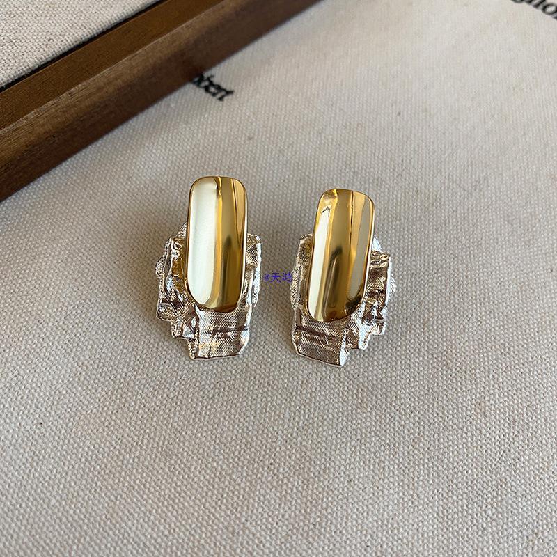 2025 Korean Metal Cold Wind Earrings for Women