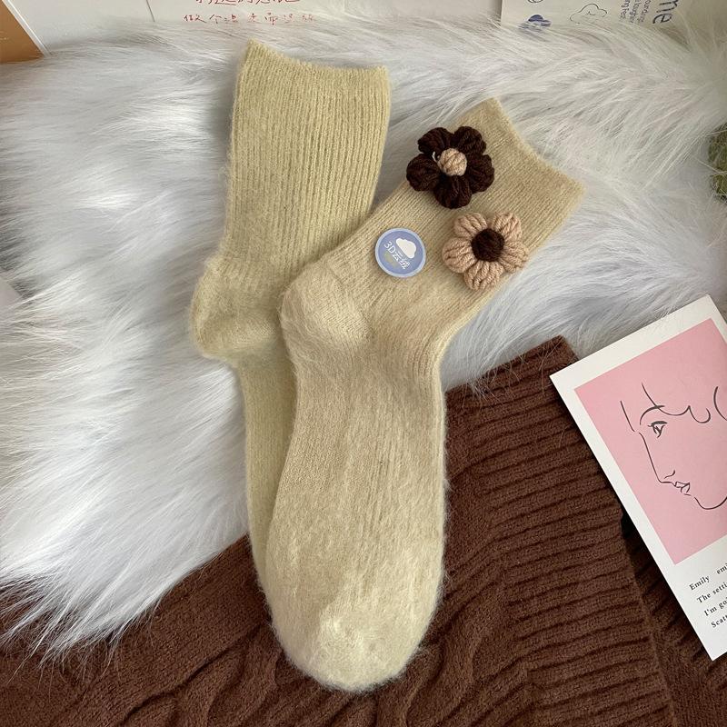 New Cute Socks Warm Thickened Three-dimensional Floral Socks Worn with Shark Pants Merino Wool Socks Winter Socks