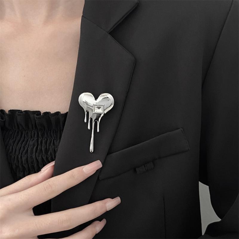Punk Cool Stars Geometric Metal Brooch Fashion Design Tassel Pin Personality Trend Suit Accessories Jewelry Gift for Women New