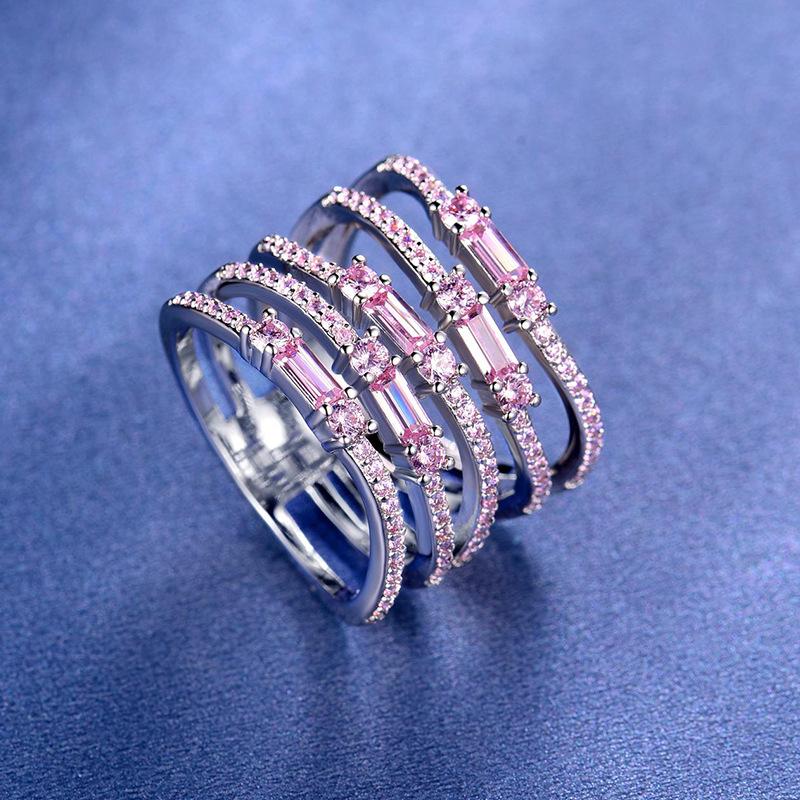 European and American Irregular Personalized Rings Do Not Fade for Men and Women, and There Are Many Hot Jewelry with Wrapped Zircon Rings.