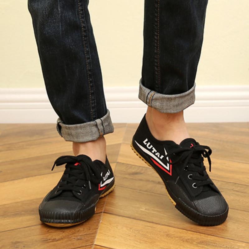 KungFu Shoes Men Classic Canvas Shoes Martial Arts TaiChi Taekwondo WuShu Karate Sports Shoes Comfor Men Training Sneakers 38-47