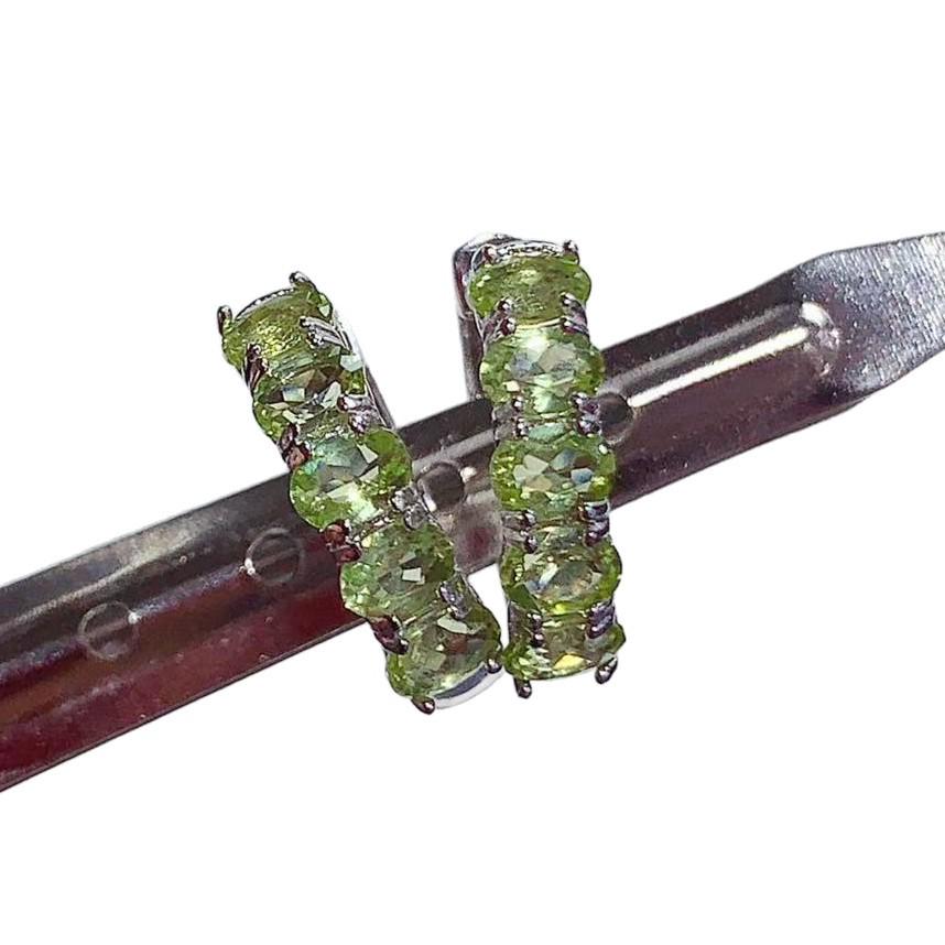 S925 Silver Peridot Ear Cuffs - Simple, Fashionable Gemstone Earrings for Women