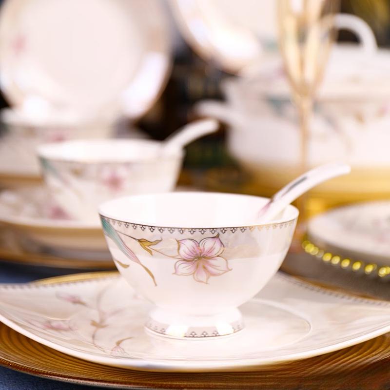 Jingdezhen Light Luxury Bone China Dinnerware Set