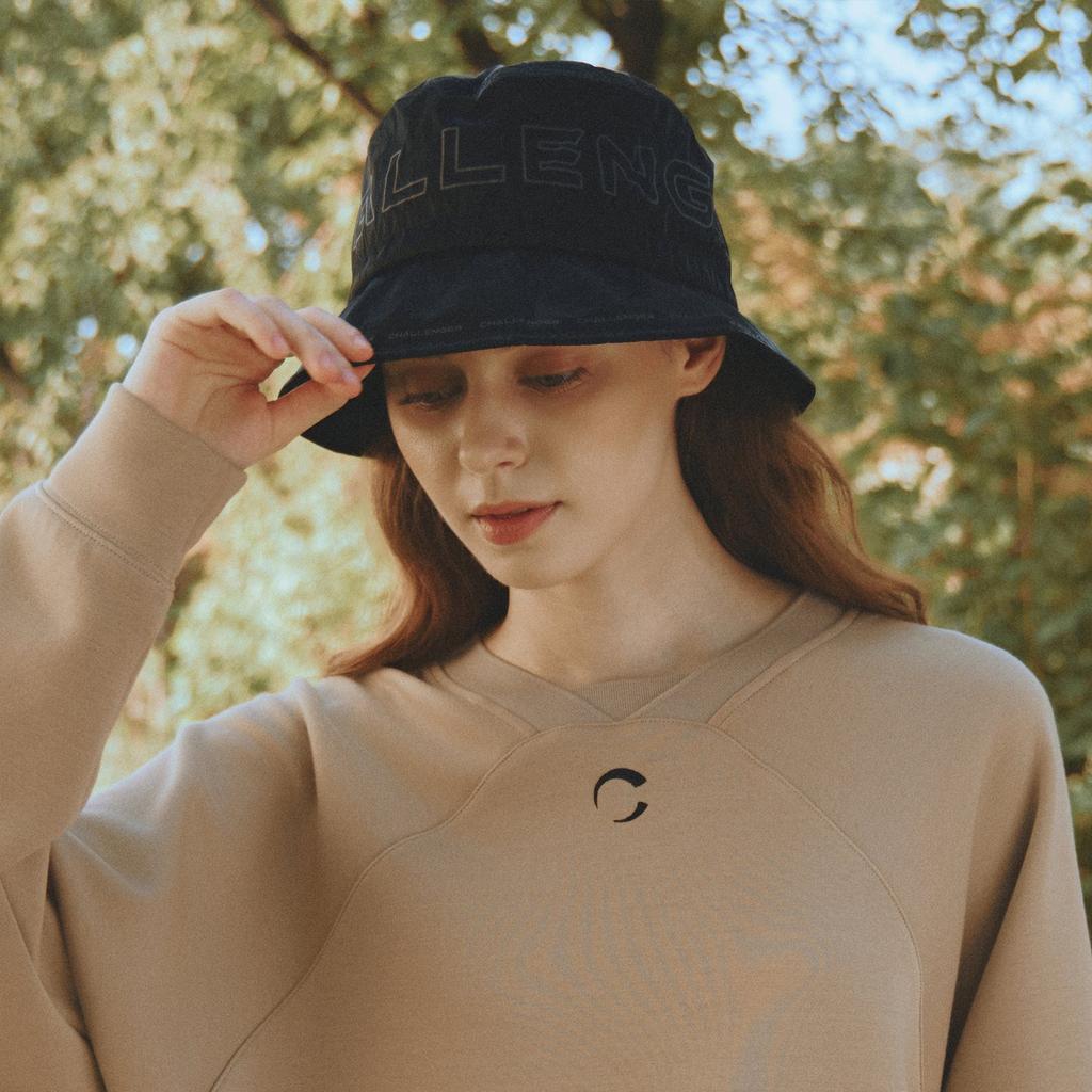 CHALLENGER Women'S Metallic Logo Point Slit Shape Adjustable String Bucket Hat Black