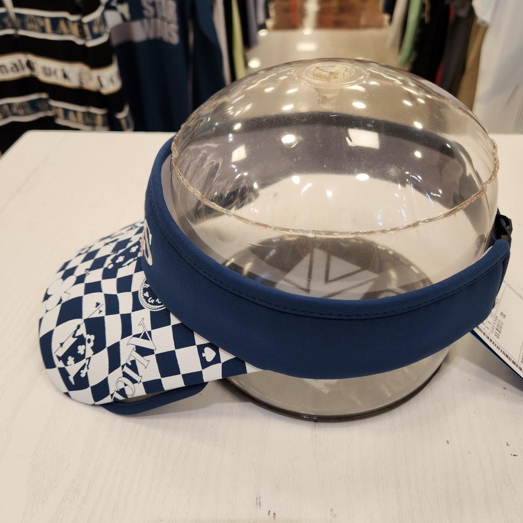 Functional women's sun cap with auxiliary window that gives pointer with golf theme printer