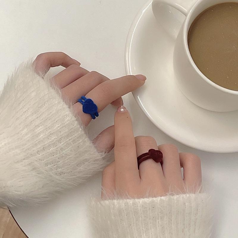 Modischer verstellbarer Retro-Partyschmuck für Damen Beflockter Ring Hase Bär Blume Geschenke