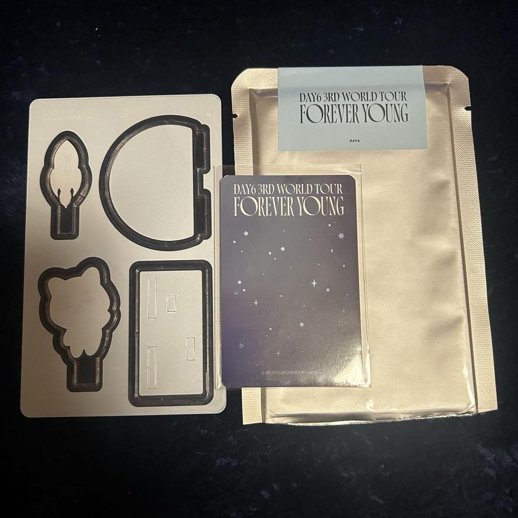 [USED] DAY6 FOREVER YOUNG Acrylic Stand + Photo Card YONKEI