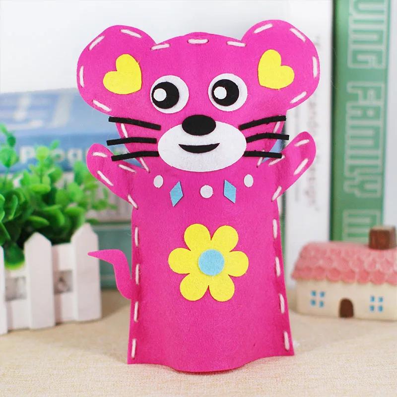 Kids Cartoon DO IT YOURSELF Hand Puppet Crafting Playthings Kindergarten Learning Non-Woven Handmade Paste Material Sewing Set Children Xmas Gift Idea