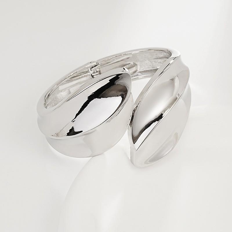 Interlocking Ring Open Bangle - European & American Light Luxury Design for Women