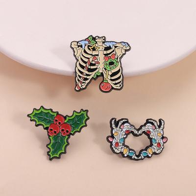 Halloween Rib Cage Enamel Pins Floral Skeleton Hand Hand Heart Gesture Brooches Lapel Badge Christmas Jewelry Gifts for Friends