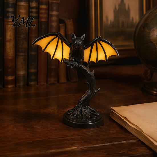 Gothic Theme Interior Lighting Vintage Black Bat Table Lamp, Resin Decorative Night Light, Retro Alternative Home Aesthetic Decor Style Desk Lamp for