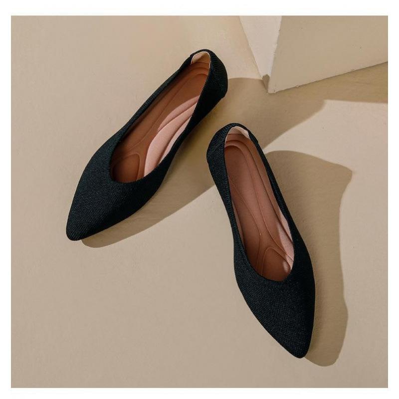 Weiche Sohle neue gestrickte gewebte spitze Keilabsatz fliegende gestrickte Einzelschuhe atmungsaktive Damenschuhe flache Sohle