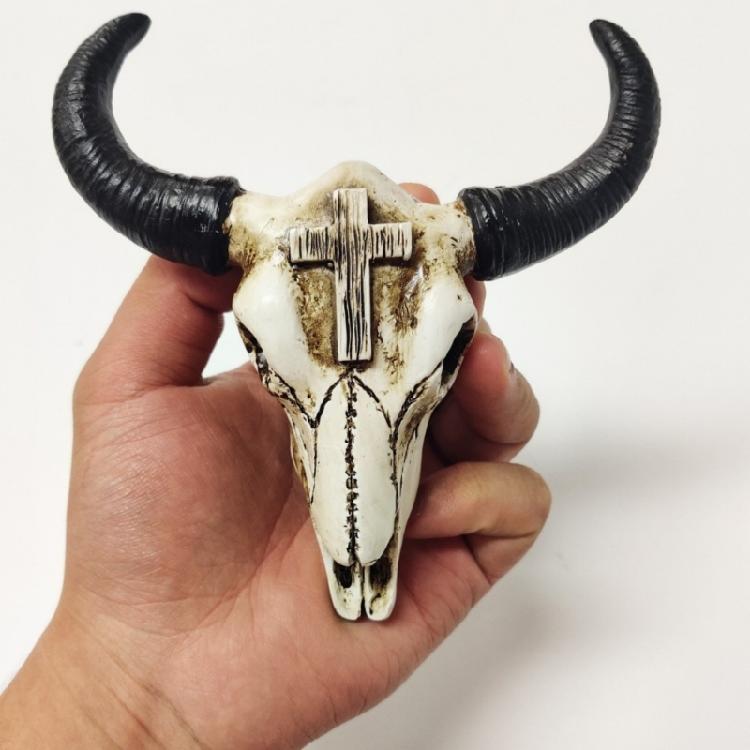 Miniature Cow Skull Resin Statue Elegant Animal Head Ornament Perfect for Shelf and Desktop Display