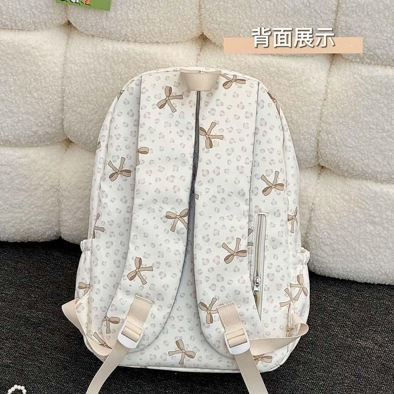 Schoolbag Female Mori ins High value, fresh, sweet and cute star backpack Lightweight and versatile campus backpack