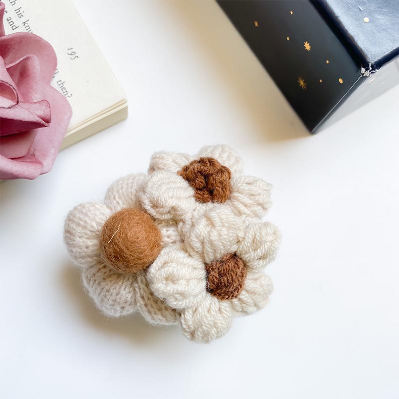 

Coffee Contrast Color Flower Mobile Phone Airbag Bracket Plush Hairball Desktop Back Sticker Air Cushion Support Lazy Portable Ring
