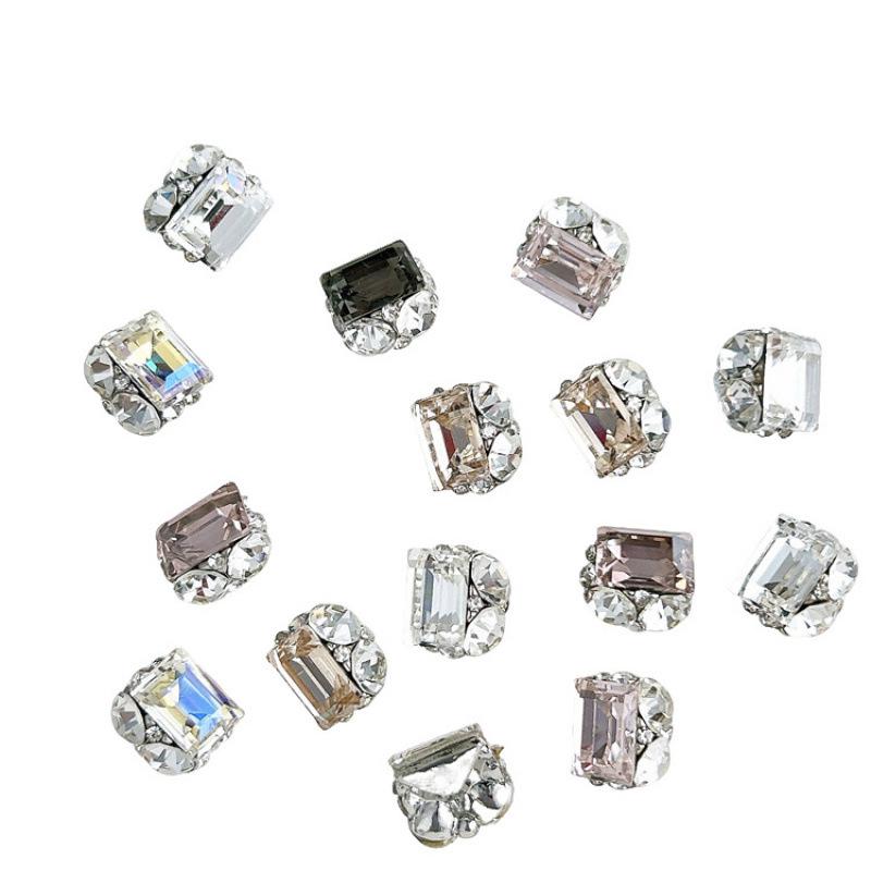 Luxury Crystal Diamond Nail Art: Rectangle & Square Shapes, Super Flash Finish, Versatile Manicure Accessory.