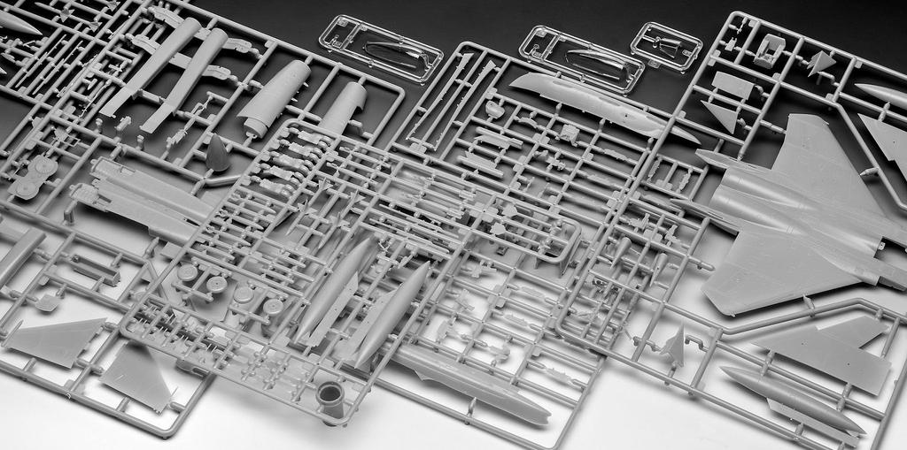 German Revell Scale US Air Force Strike Eagle Plastic Model Kit 03841 1/72 F-15E