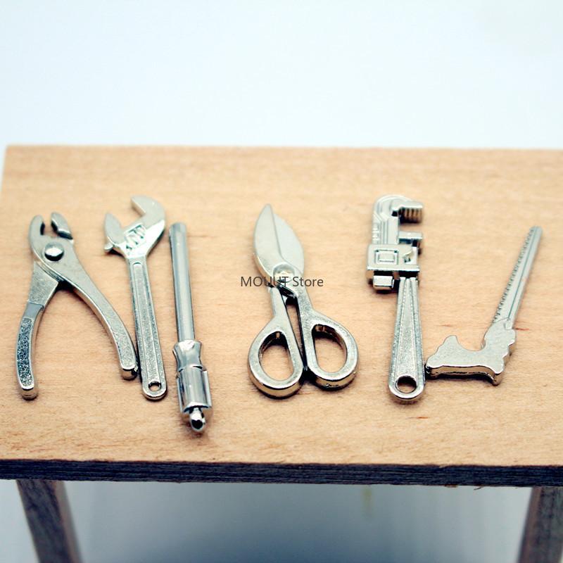 Miniatur-Legierungs-verstellbarer Schraubenschlüssel Zangenwerkzeug Miniatur-Wartungsmodell-Szenen-Requisiten Kawaii Puppenhaus-Dekorationszubehör
