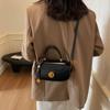 Retro high-end portable small bag women's bag 2025 new simple small square bag versatile shoulder messenger bag