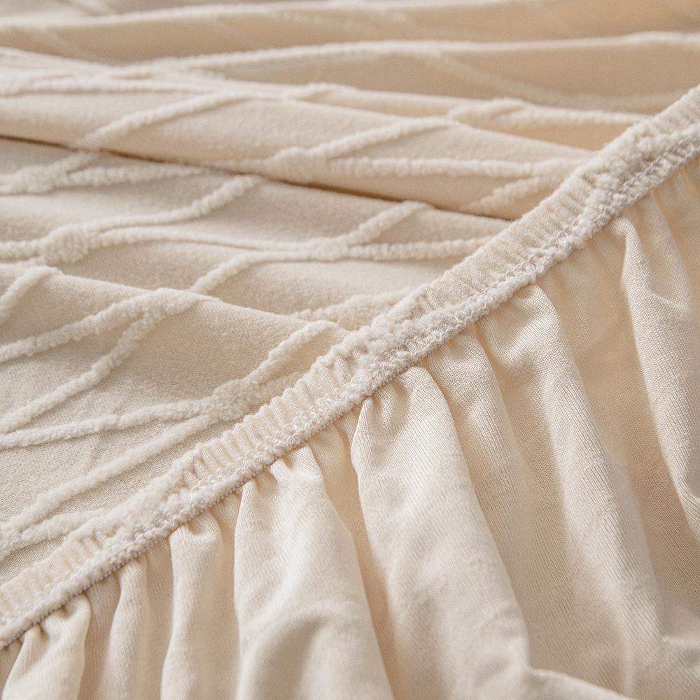 The New Full Cover Sofa Cover Is Anti Slip and Dust Proof. It Is A Whole Elastic Sofa Cover That Can Be Used All Year Round