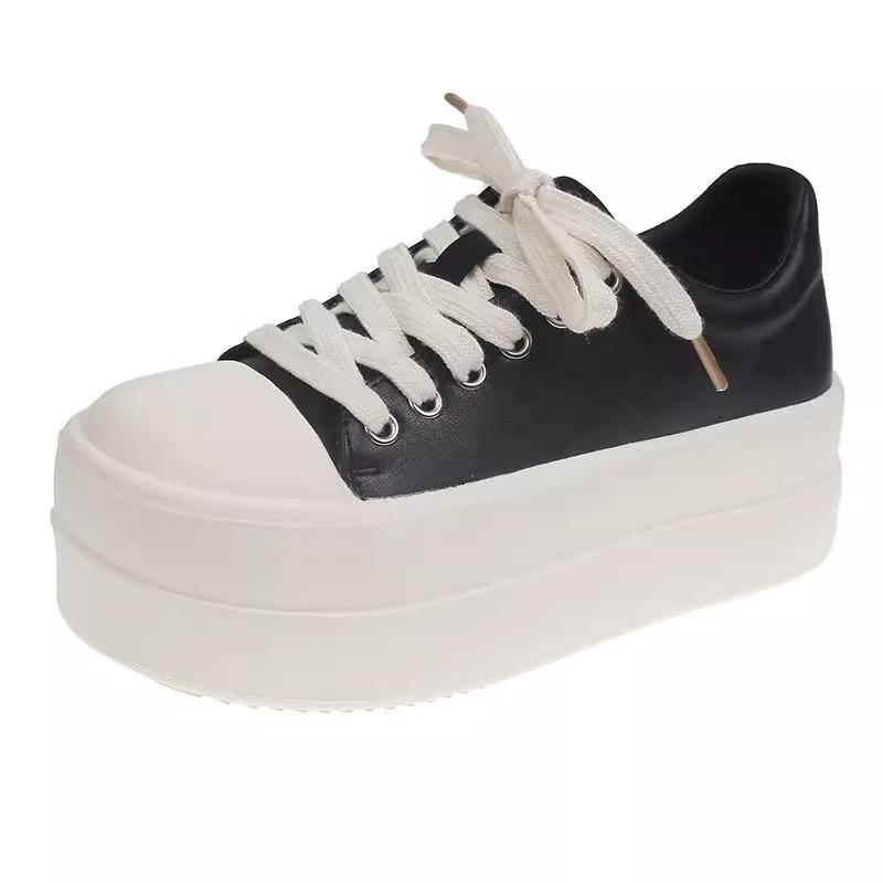 High-value platform white shoes 2025 new fashion commuting retro versatile light casual sports shoes