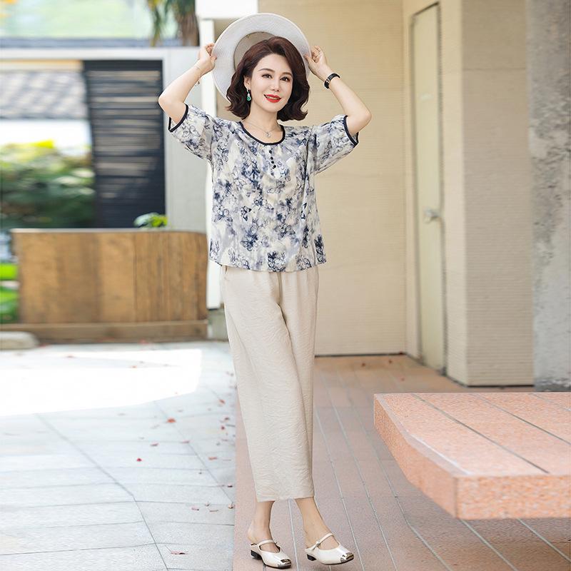 

Mom s Summer 2026 Stylish Chiffon Two-Piece Set: Loose Fit Short-Sleeved Top for Middle-Aged & Elderly Women 5XL (Recommended 145-160 jin)