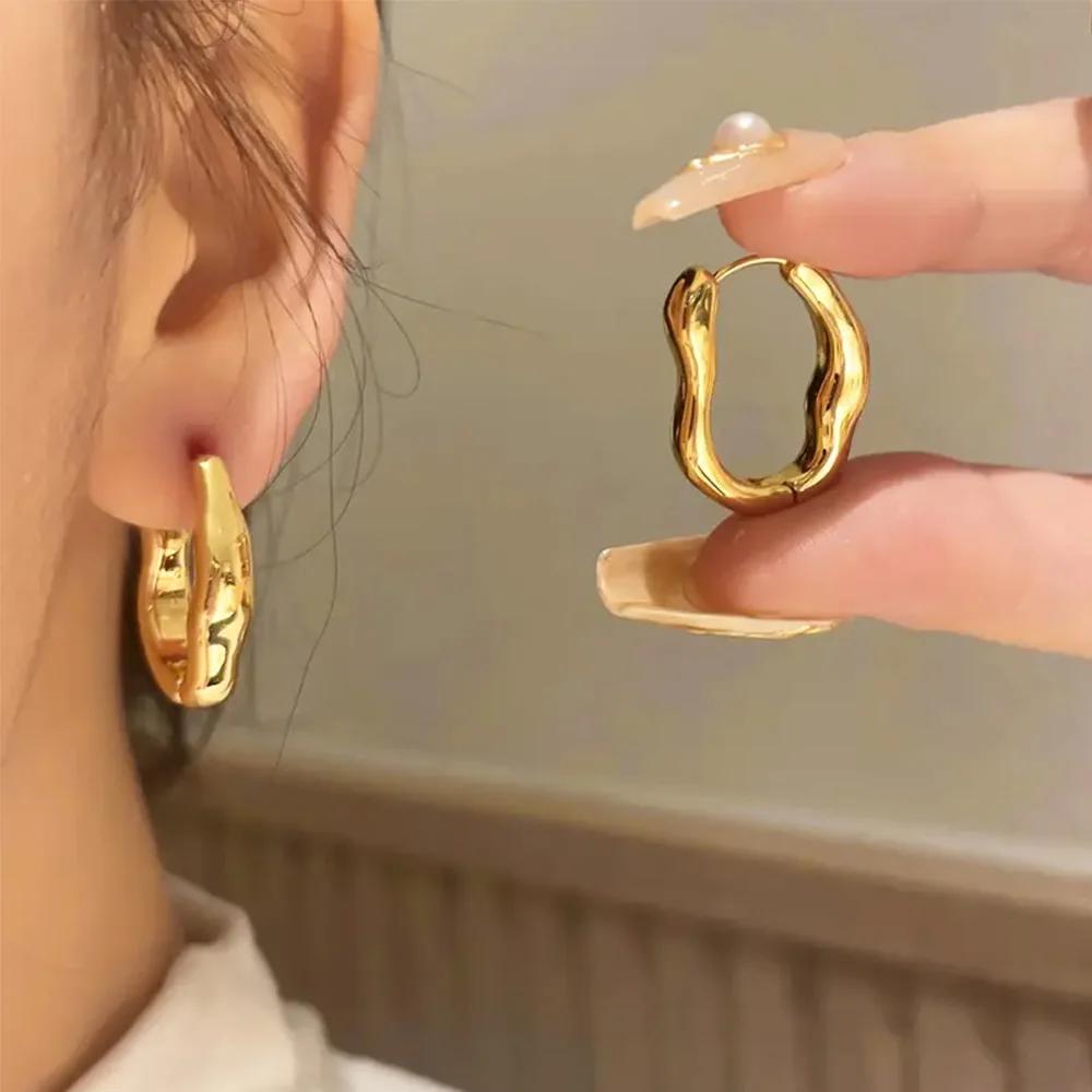 Minimalist Wavy Earrings! Gold and Silver Two-Color Stereo Line Design, Fashionable and Versatile,