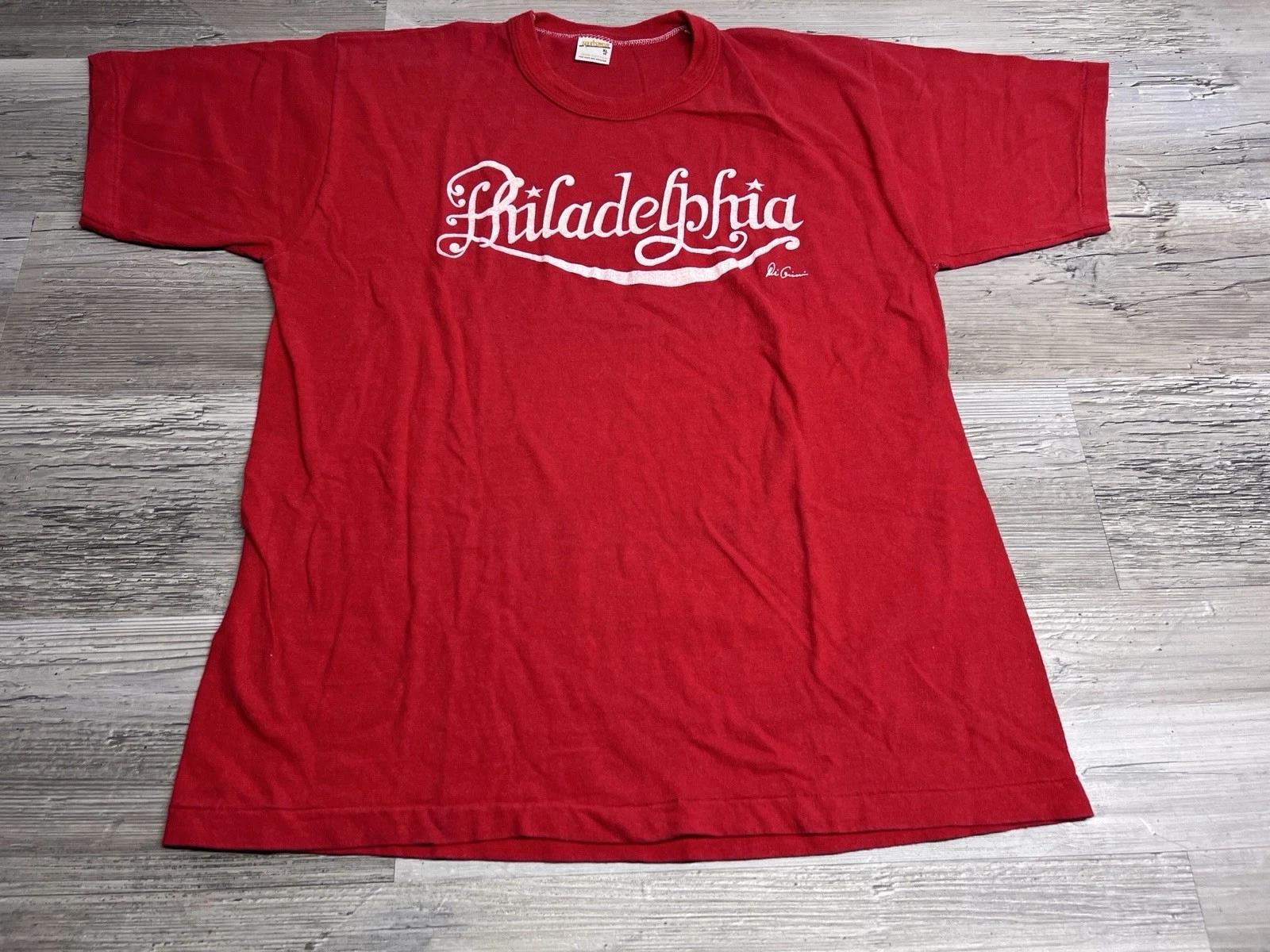 

Vintage 70s 80s Philadelphia Souvenir T-Shirt Size XL Cursive Spellout Fits Sz L XL