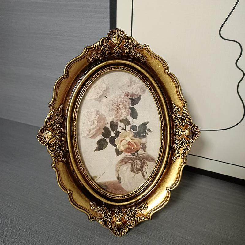European Retro Resin Photo Frame: Artistic, Light Luxury Carved Design for Wall Hanging and Foyer Display