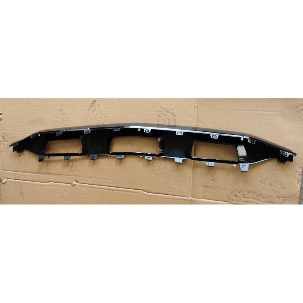 Glänzend Schwarze Mittlere Zierleiste für die vordere Stoßstange für Mercedes-Benz GLC260 W253