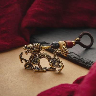 Ručně vyráběná mosazná klíčenka s přívěskem draka - Jedinečný dárek k roku narození pro muže a ženy