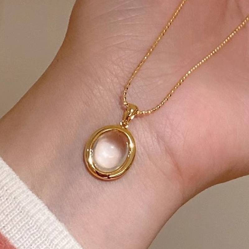Huitan Fresh Imitation Moonstone Pendant Necklace for Women Gold Color Luxury Wedding Engagement Trendy Accessories Jewelry GiftGood product