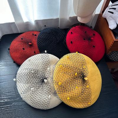 Damen französischer Retro Socialite Stil Netzwolle Baskenmütze Elegante Spitze Hepburn Stil Herbst Winter Modeaccessoire