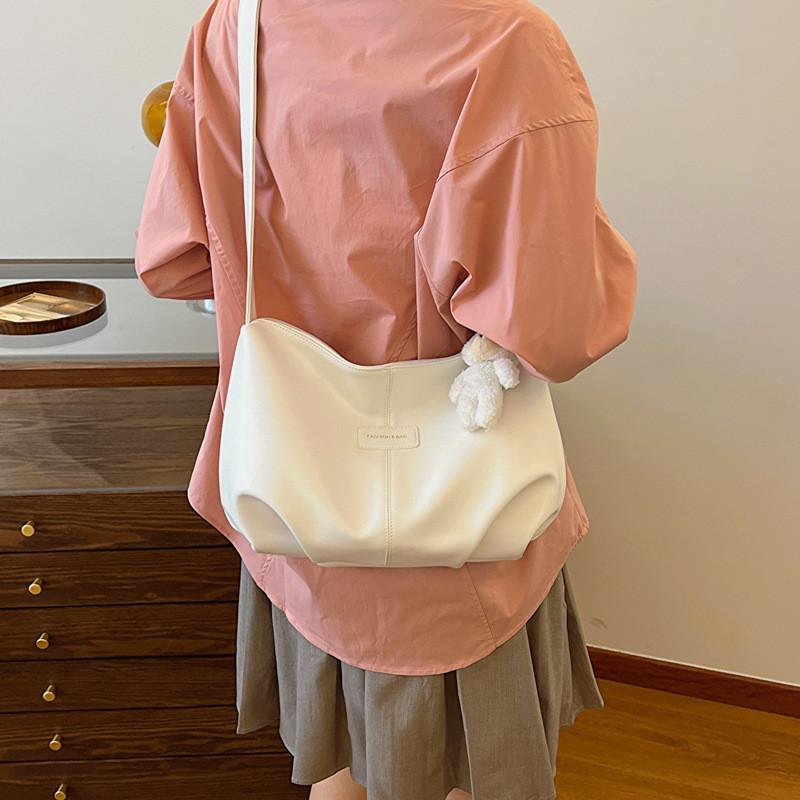 Trendy Black Tote Bag For Women Large Capacity Stylish Spring Fashion Shoulder Bag