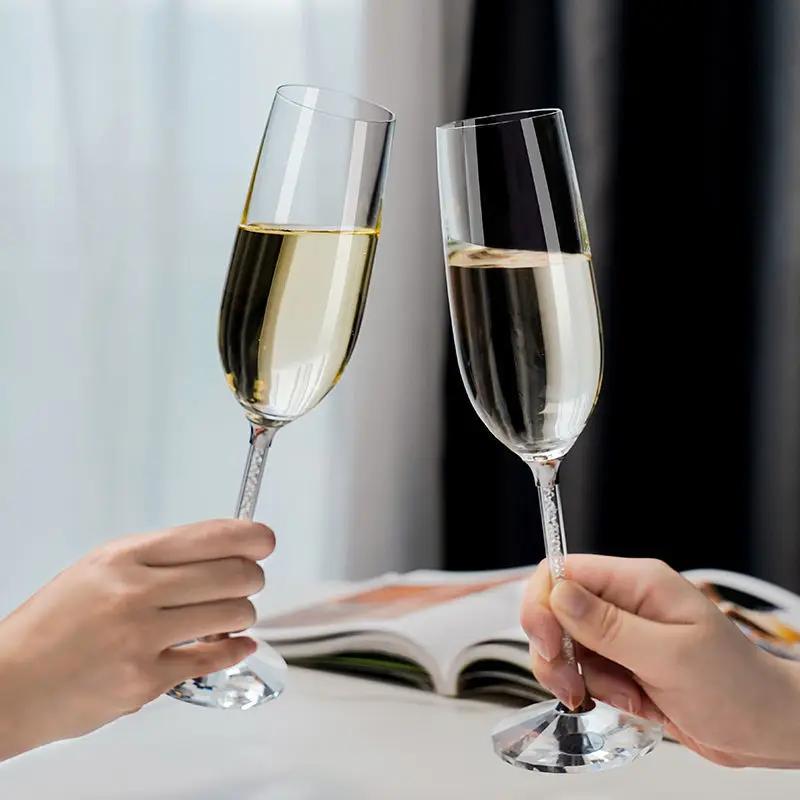 Set di Coppe da Champagne in Cristallo di Diamante Europeo Alta Bellezza Fatte a Mano Coppa ad Alto Stelo Tazza per Bollicine Set da Vino per la Casa Coppia di Tazze