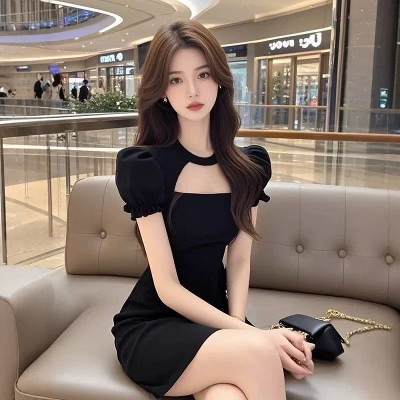 French Hepburn Style Black Square Neck Bubble Sleeve Dress Women's Summer Niche Design Feeling Waist and Thin Hip Skirt