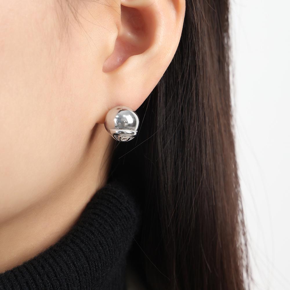 Ear Studs: Gold-Plated European Hip Hop Demon Eye Earrings with Rhinestone Inlaid Titanium Steel