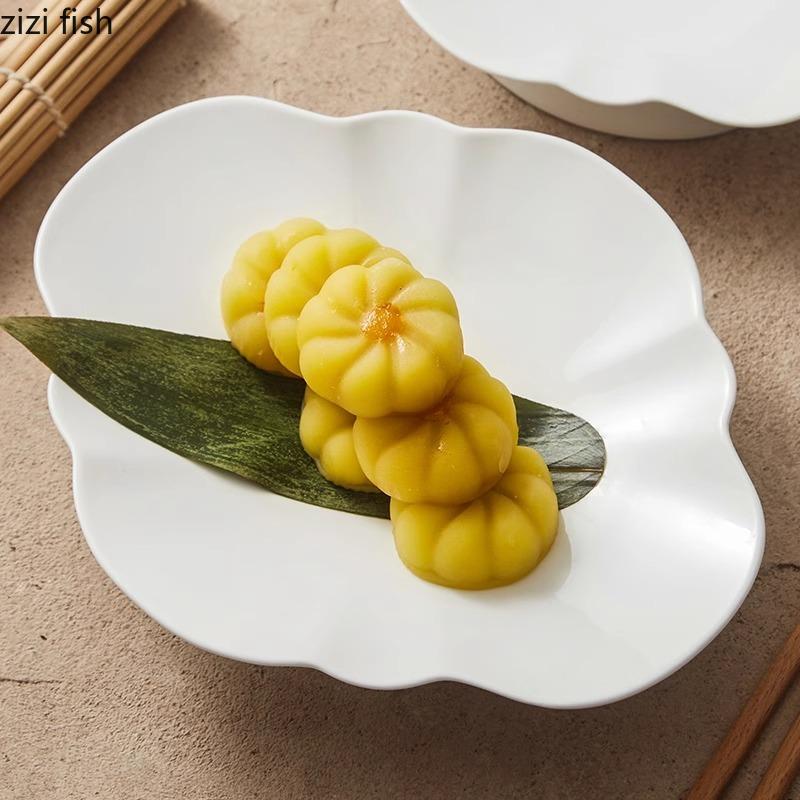 Pure White Flower Shaped High Footed Plate Ceramic Dessert Plate Sushi Plate Dim Sum Dish Molecular Cuisine Specialty Tableware