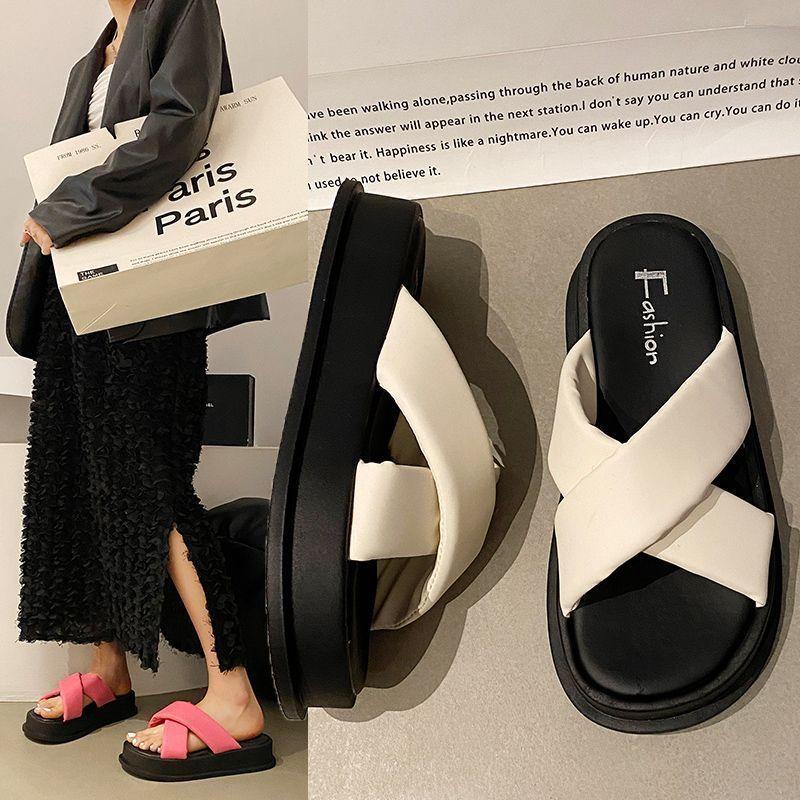 Stepping on shit feels comfortable with thick bottom, one-word muffin, casual style cross, one-word cool slippers, outer wear 2025 summer and autum