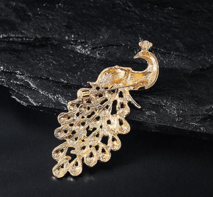 Peacock Brooch Elegant Classical Pin Charm Retro Jewelry Accessories Party Birthday Celebration Gift