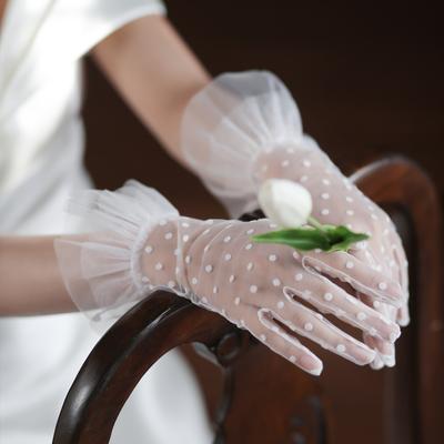 WG063 Elegante Hochzeits-Brauthandschuhe Weicher Tüll Punkte Rüschen Kurz Weiß Handgelenk Braut Brautjungfer Handschuhe Damen Festzug Handschuh